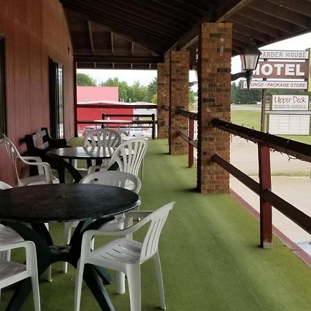 Alexander House Motel Park River Exterior photo