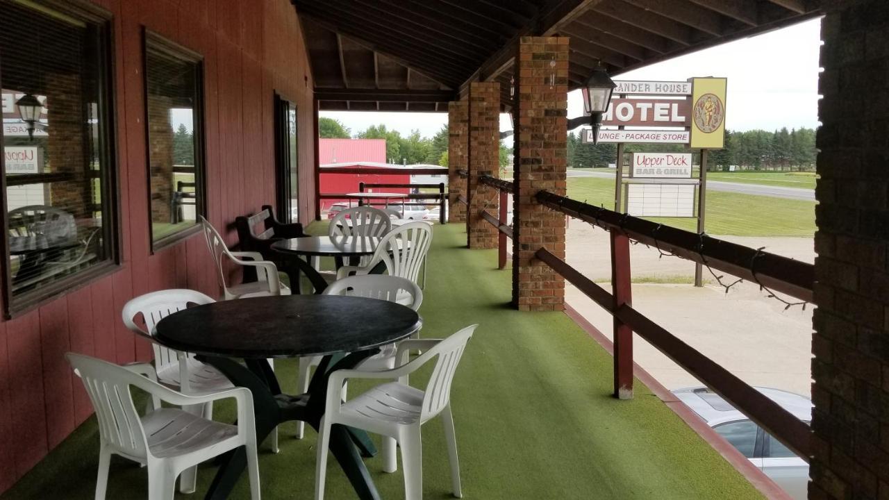 Alexander House Motel Park River Exterior photo