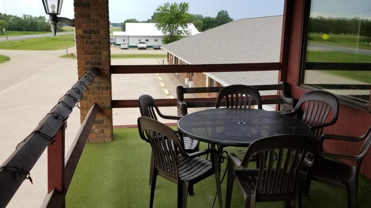 Alexander House Motel Park River Exterior photo